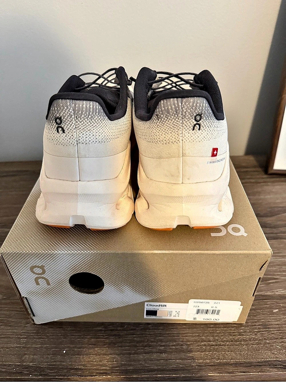 On Cloudswift Athletic Shoes White & Gray 
US 9.5 Like New - Picture 3 of 4